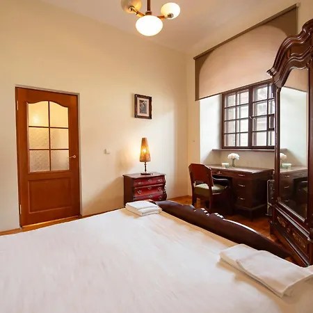 Cozy In Gothic Style House In The Heart Of The Old Town Apartment